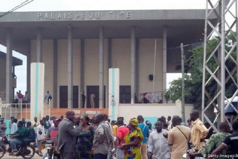 You are currently viewing Togo : le Tribunal de grande instance de Lomé passe au paiement en ligne