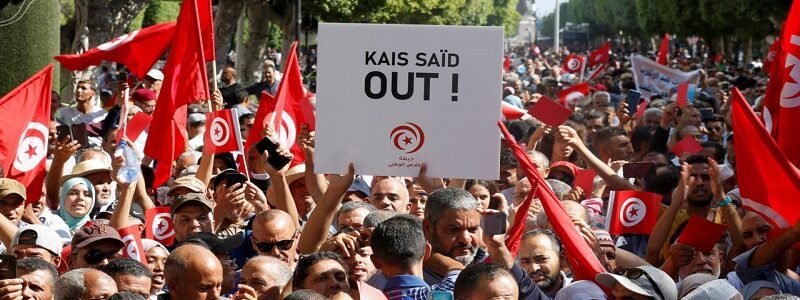 Tunisie : des centaines de manifestants dénoncent les pénuries d’eau et d’électricité