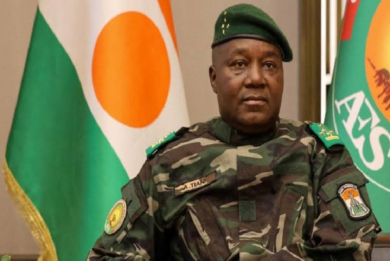 You are currently viewing Niger : après avoir pris le pouvoir par un putsch, la junte doit maintenant déjouer un autre putsch