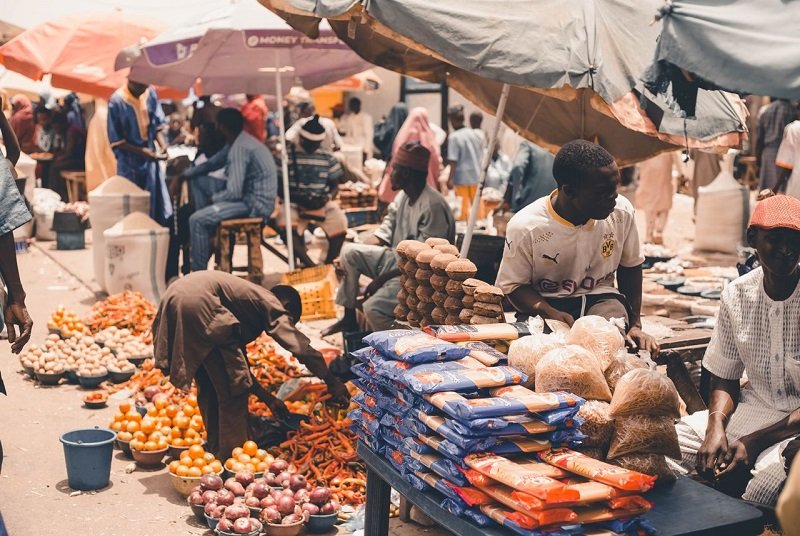 You are currently viewing Kenya : Ruto ordonne la fermeture des petits commerces tenus par des étrangers