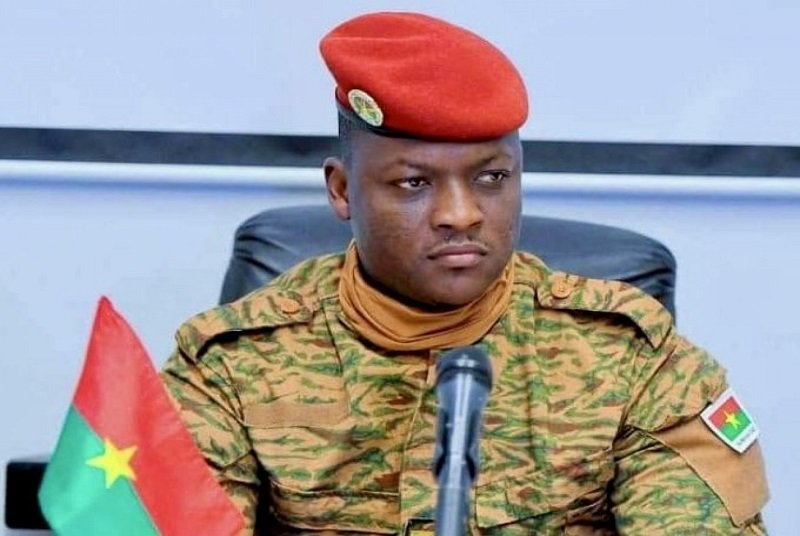 You are currently viewing  Burkina Faso : quatre ans de pouvoir du capitaine Ibrahim Traoré, un bilan contrasté